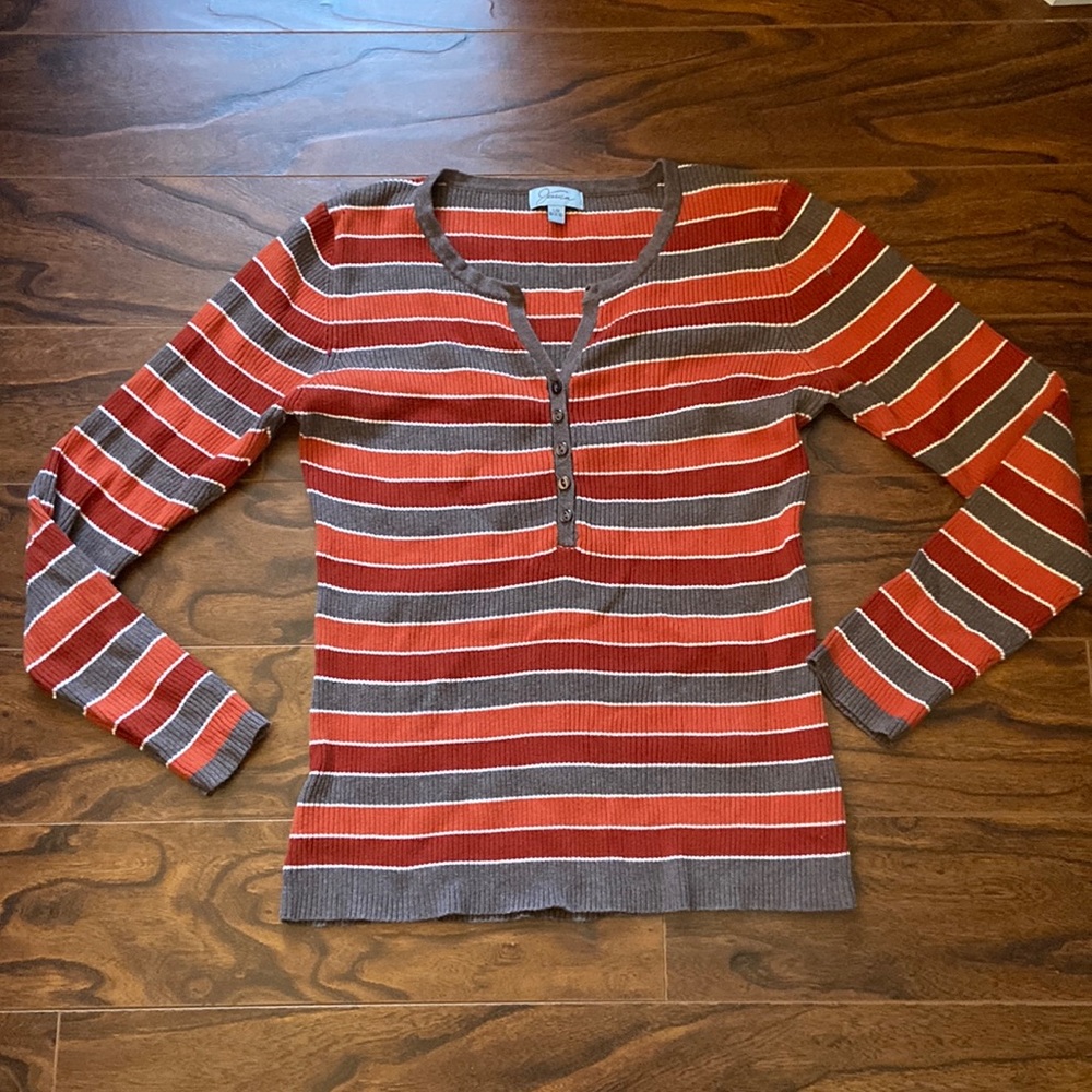 Jessica long sleeve top in size L